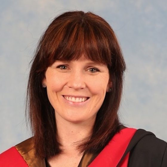 Dr Wilna Oosthuyzen
